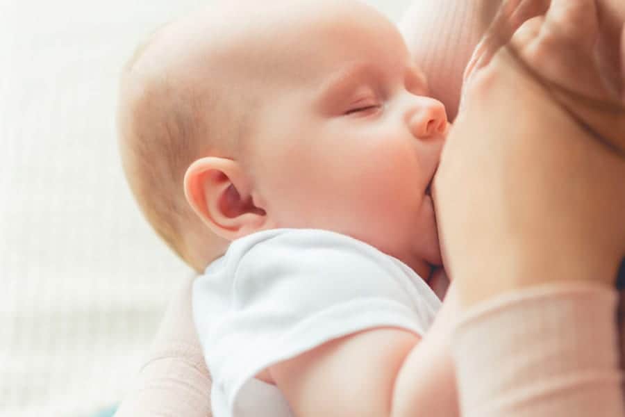 peut on allaiter avec des protheses mammaires docteur sebastiano montoneri chirurgien esthetique paris